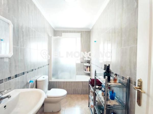 Ático en avenida Reina Sofia