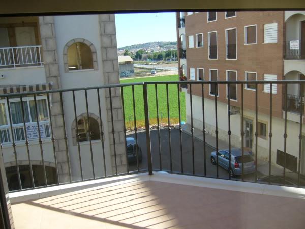 Piso en avenida Reina Sofia, 21