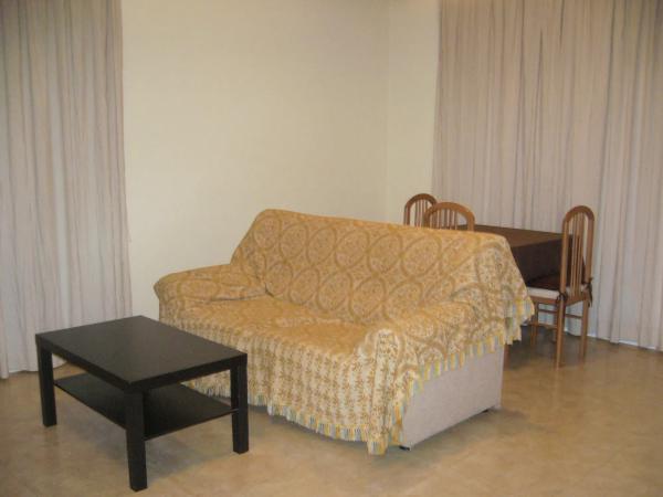 Piso en avenida Reina Sofia, 21