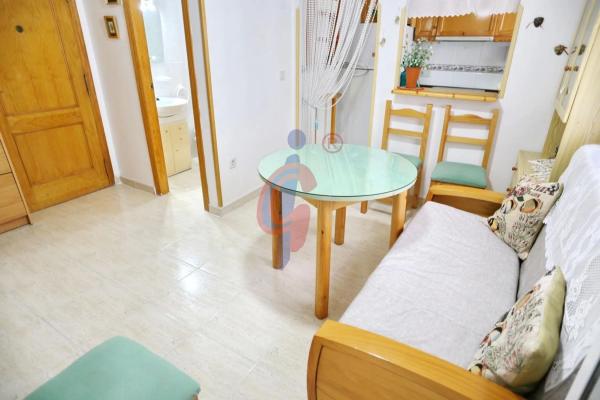 Estudio en calle Pintor Antonio López, 4