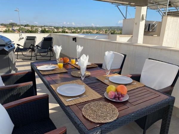 Ático en Urbanizaciones