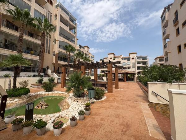 Piso en calle Carcaixent, 16