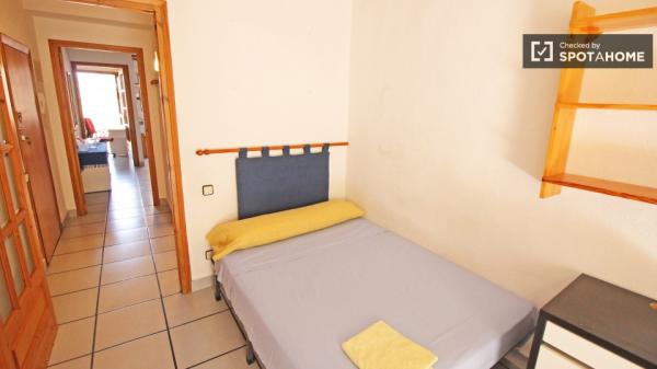 Zimmer in 3-Zimmer-WG zur Miete in El Raval, Barcelona