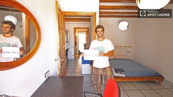 Zimmer in 3-Zimmer-WG zur Miete in El Raval, Barcelona