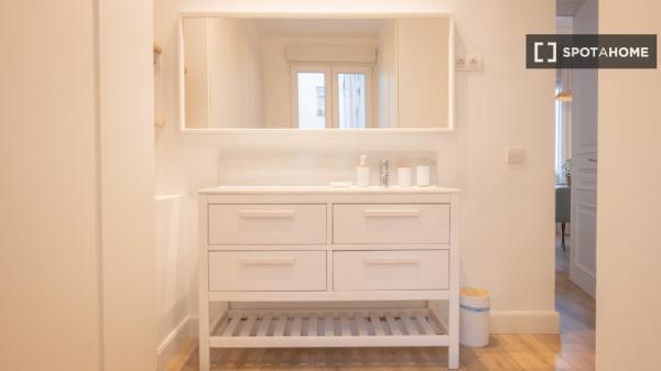 Apartamento de 3 dormitorios en alquiler en Ibiza, Madrid