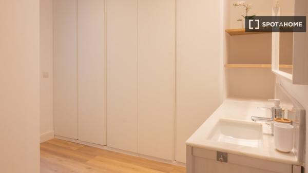 Apartamento de 3 dormitorios en alquiler en Ibiza, Madrid