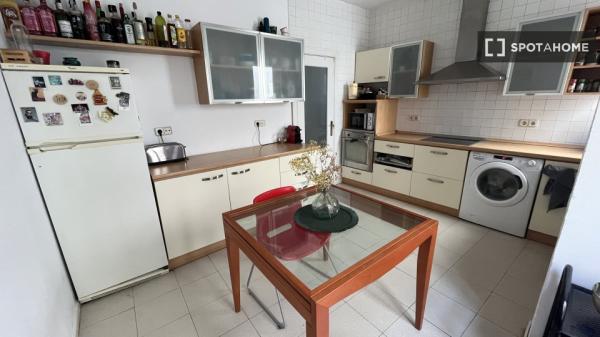 Zimmer in einer Wohngemeinschaft in Madrid