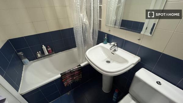 Zimmer in einer Wohngemeinschaft in Madrid