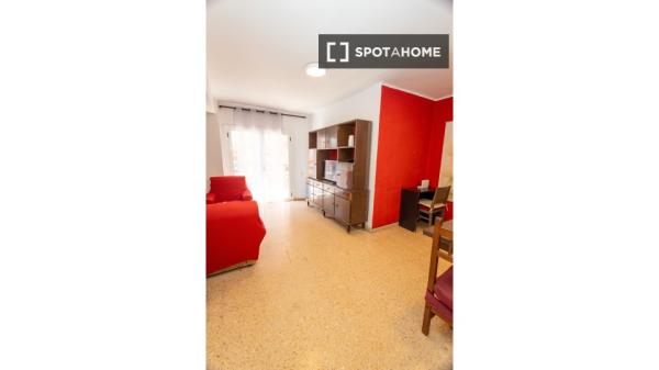 Habitación en piso compartido de 4 habitaciones en alquiler en Ciutat Jardí