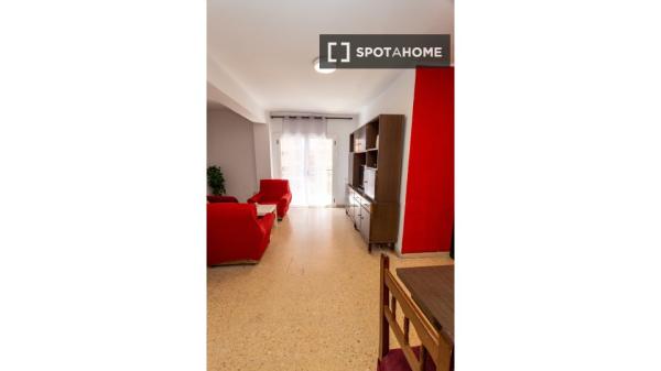 Habitación en piso compartido de 4 habitaciones en alquiler en Ciutat Jardí