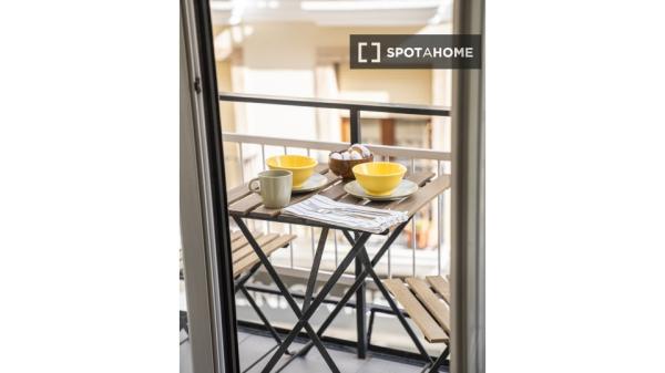 Apartamento de 2 habitaciones en alquiler en Centro-Sagrario, Granada.