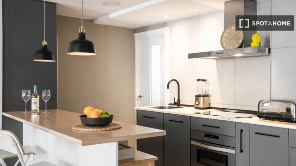 Apartamento de 2 habitaciones en alquiler en Centro-Sagrario, Granada.