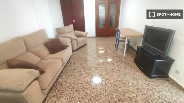 Zimmer in Wohngemeinschaft in València