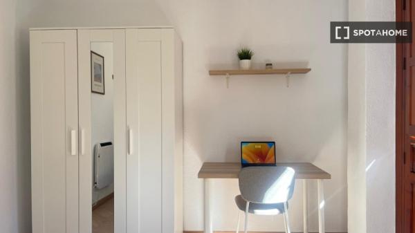 Habitación en piso compartido en Granada