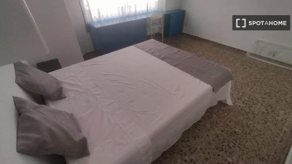 Zimmer in Wohngemeinschaft in València