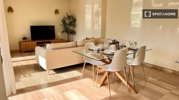 Apartamento de 3 habitaciones en alquiler en Cala Major, Palma