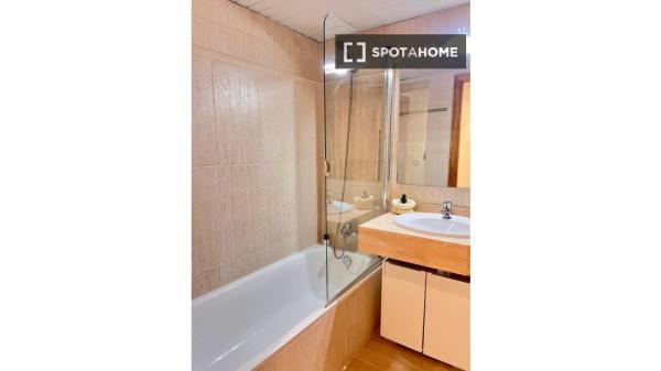 Apartamento de 3 habitaciones en alquiler en Cala Major, Palma