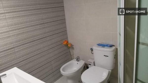 Habitación en piso compartido, Alicante