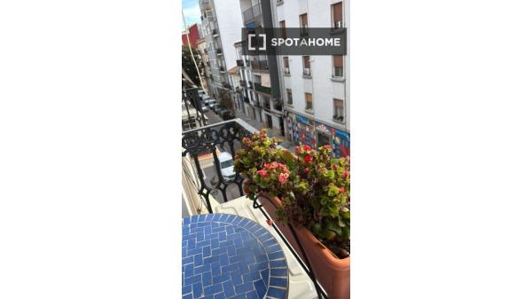 Apartamento de 2 dormitorios en alquiler en Russafa, Valencia