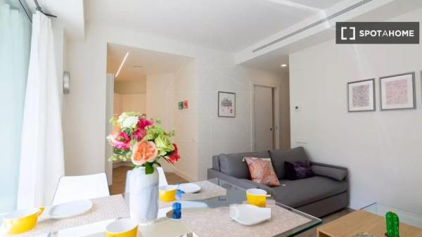 Apartamento de 3 habitaciones en alquiler en Canyelles, Barcelona