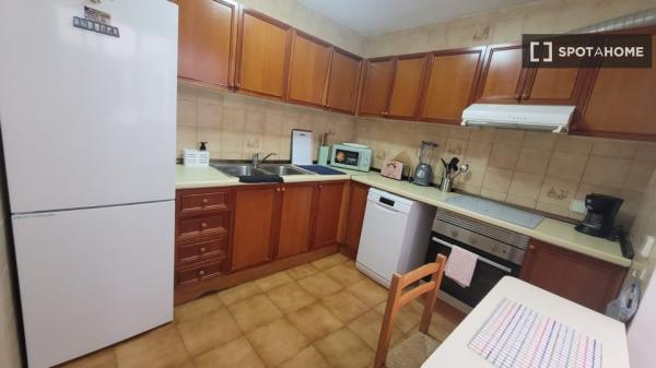 Apartamento de 2 dormitorios en alquiler en Calp