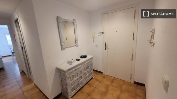 Apartamento de 2 dormitorios en alquiler en Calp