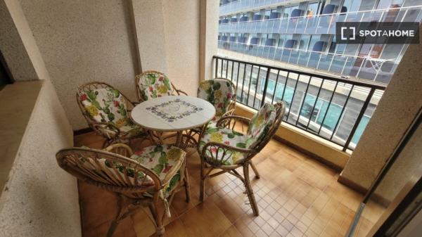 Apartamento de 2 dormitorios en alquiler en Calp