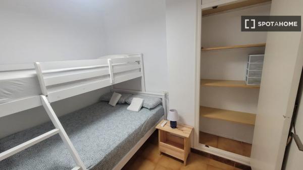 Apartamento de 2 dormitorios en alquiler en Calp