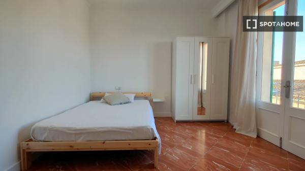 Room in a shared 6-bedroom apartment for rent, Manacor
