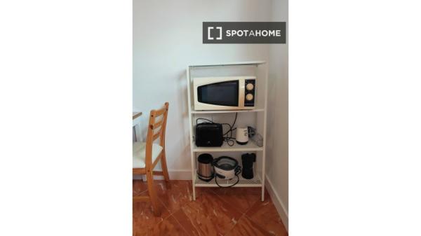 Room in a shared 6-bedroom apartment for rent, Manacor