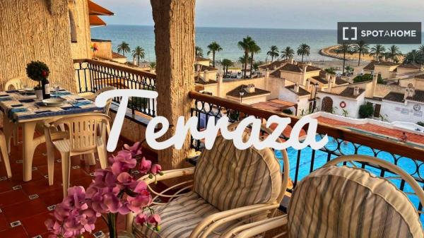 Piso de 2 dormitorios en alquiler en Santa Pola, Alicante