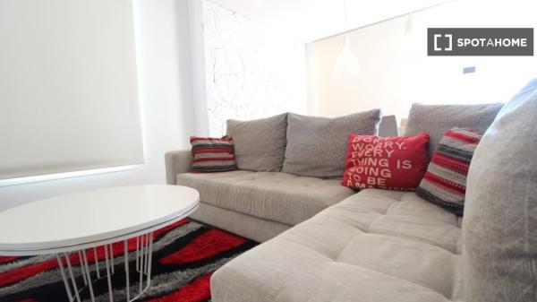 Piso de 3 dormitorios en alquiler en Guardamar, Alicante.