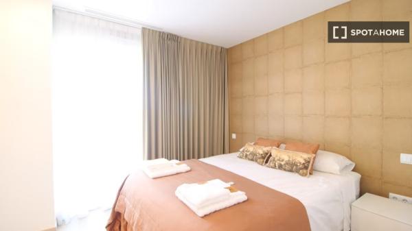 Piso de 3 dormitorios en alquiler en Guardamar, Alicante.