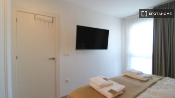 Piso de 3 dormitorios en alquiler en Guardamar, Alicante.