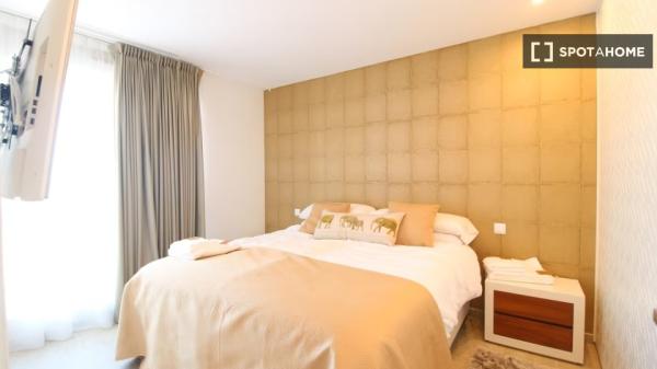 Piso de 3 dormitorios en alquiler en Guardamar, Alicante.