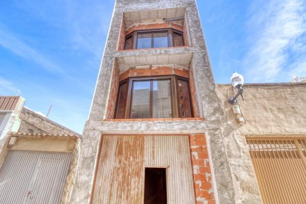 Casa independiente en calle Maestro Salvador