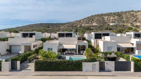 Casa independiente en Av Daya Nueva, 7