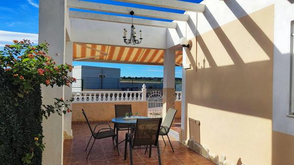 Casa independiente en calle Albardín