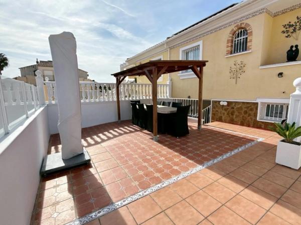 Casa independiente en calle Bosnia