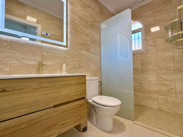 Casa independiente en calle Bosnia