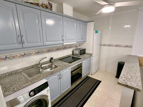 Casa independiente en calle Bosnia