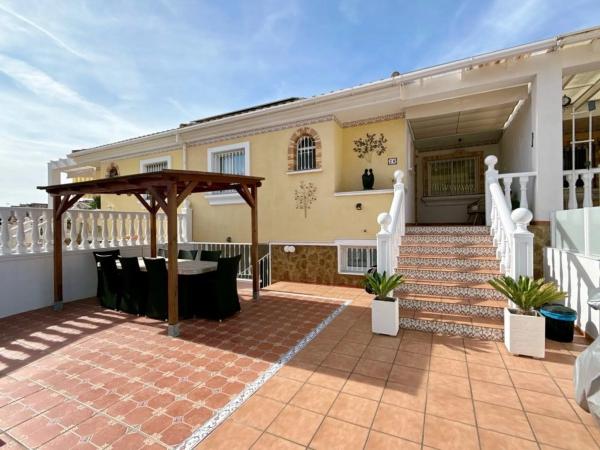 Casa independiente en calle Bosnia