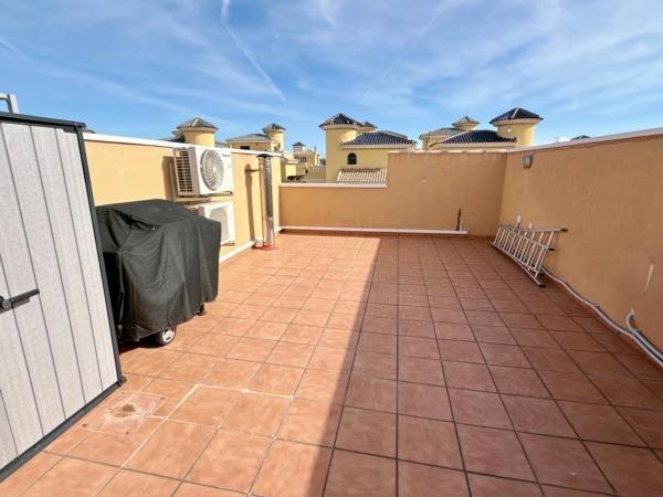 Casa independiente en calle Bosnia