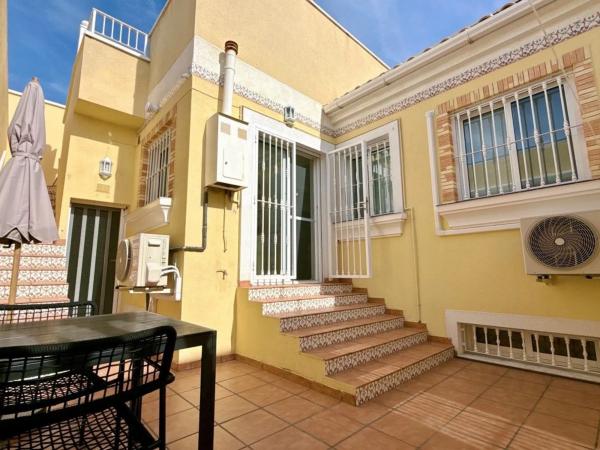 Casa independiente en calle Bosnia