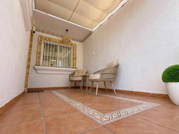 Casa independiente en calle Bosnia