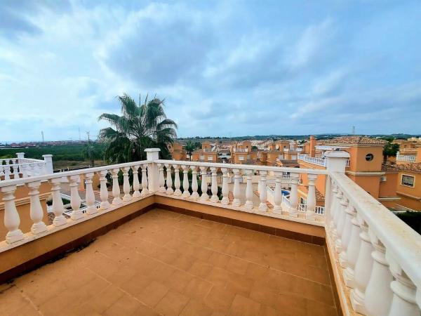 Chalet en calle Luxemburgo, 13