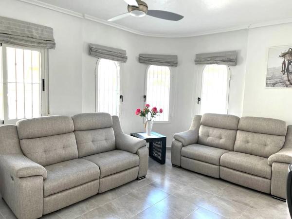 Casa independiente en calle Suecia