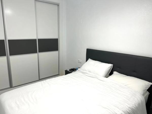 Casa independiente en calle Suecia