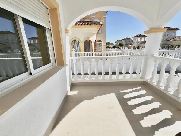 Chalet adosado en calle Eslovaquia