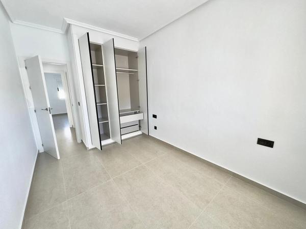 Chalet adosado en calle Eslovaquia